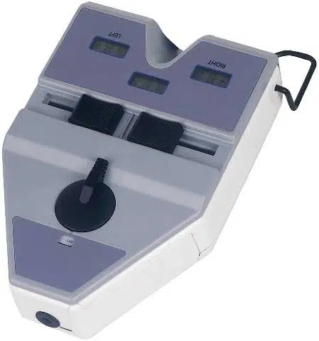 Digital pupilometer used to measure pupillary distance (PD)